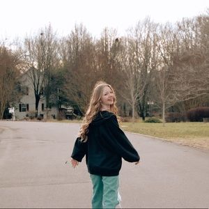 Meet your Posher, Olivia